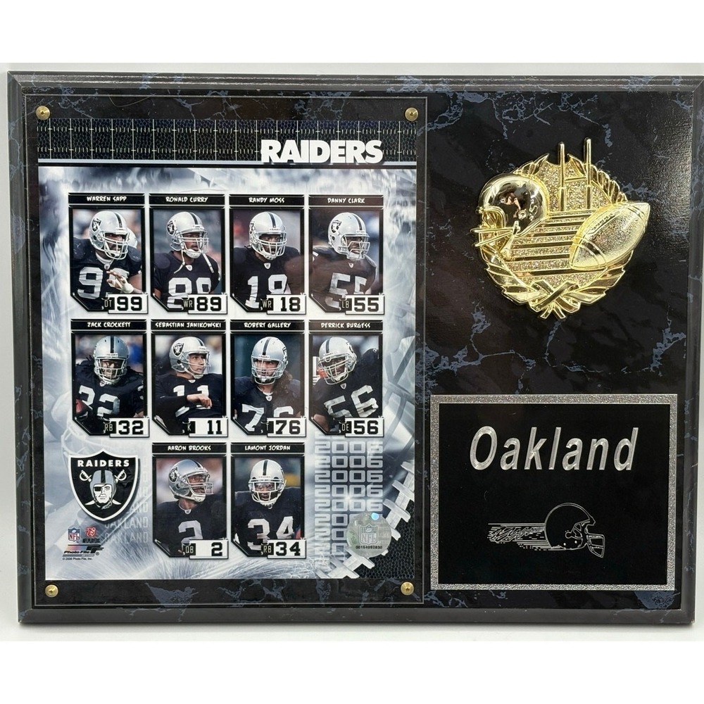 Oakland Raiders NFL Wall Plaque Featuring 2006 Roster Players –‎ Football Decor